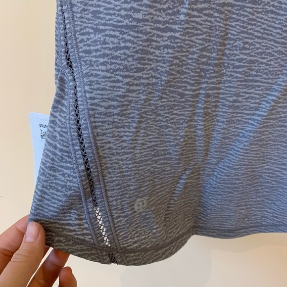 Lululemon Lost In Pace SS- Brand New - Picture 5 of 6